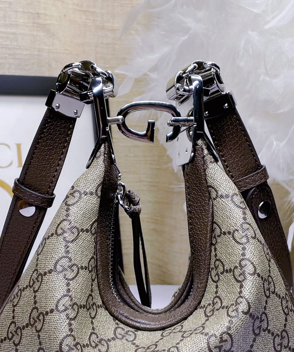 激安グッチバッグコピー側面デザイン